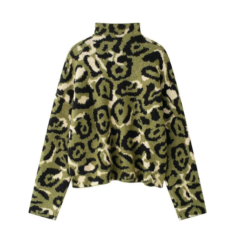 Damer Mjuk tröja med leopardmönster och hög krage Mirla-Eva Jonsson