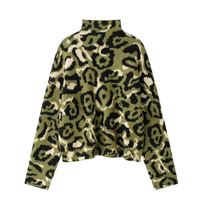 Damer Mjuk tröja med leopardmönster och hög krage Mirla-Eva Jonsson