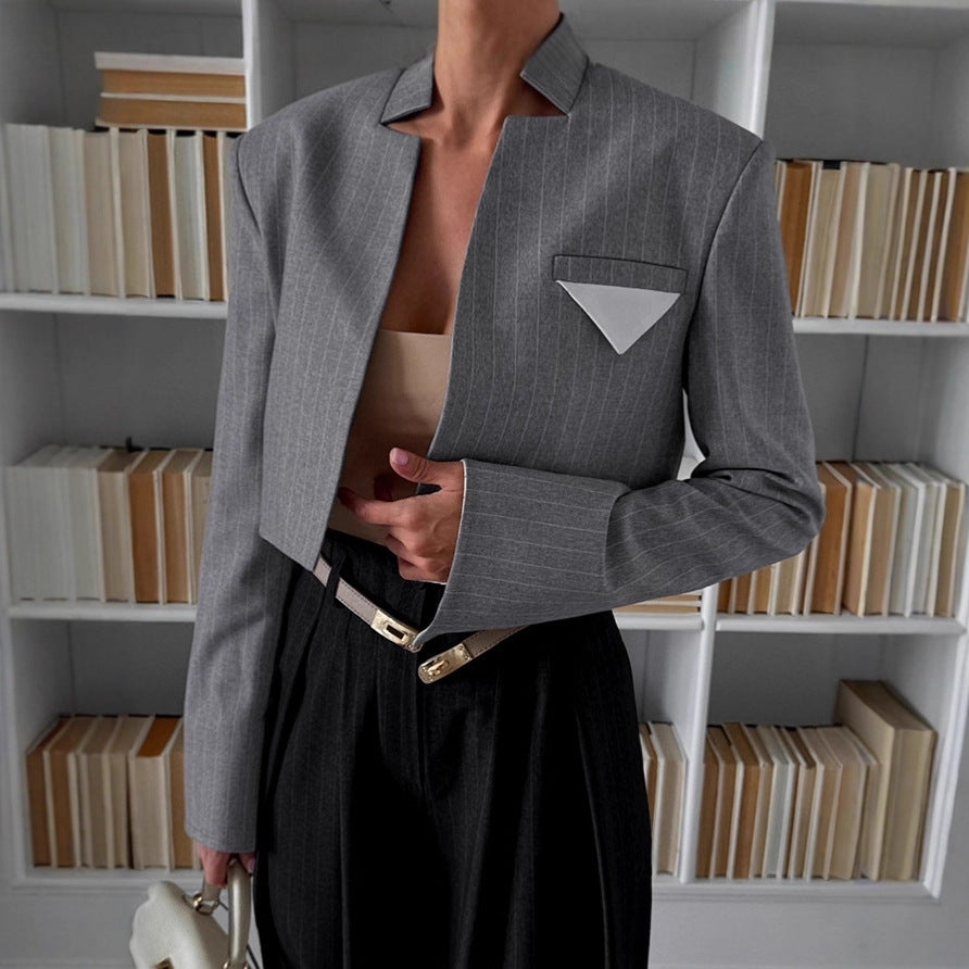 Damer Mode Croppad Blazerjacka med innovativ skärning Eva Jonsson-Eva Jonsson