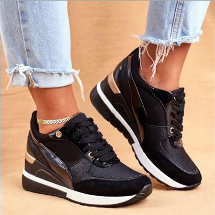 Damer Mode Sneakers med Elegant Metallic Detalj och Sportig Sula Mirla-Eva Jonsson