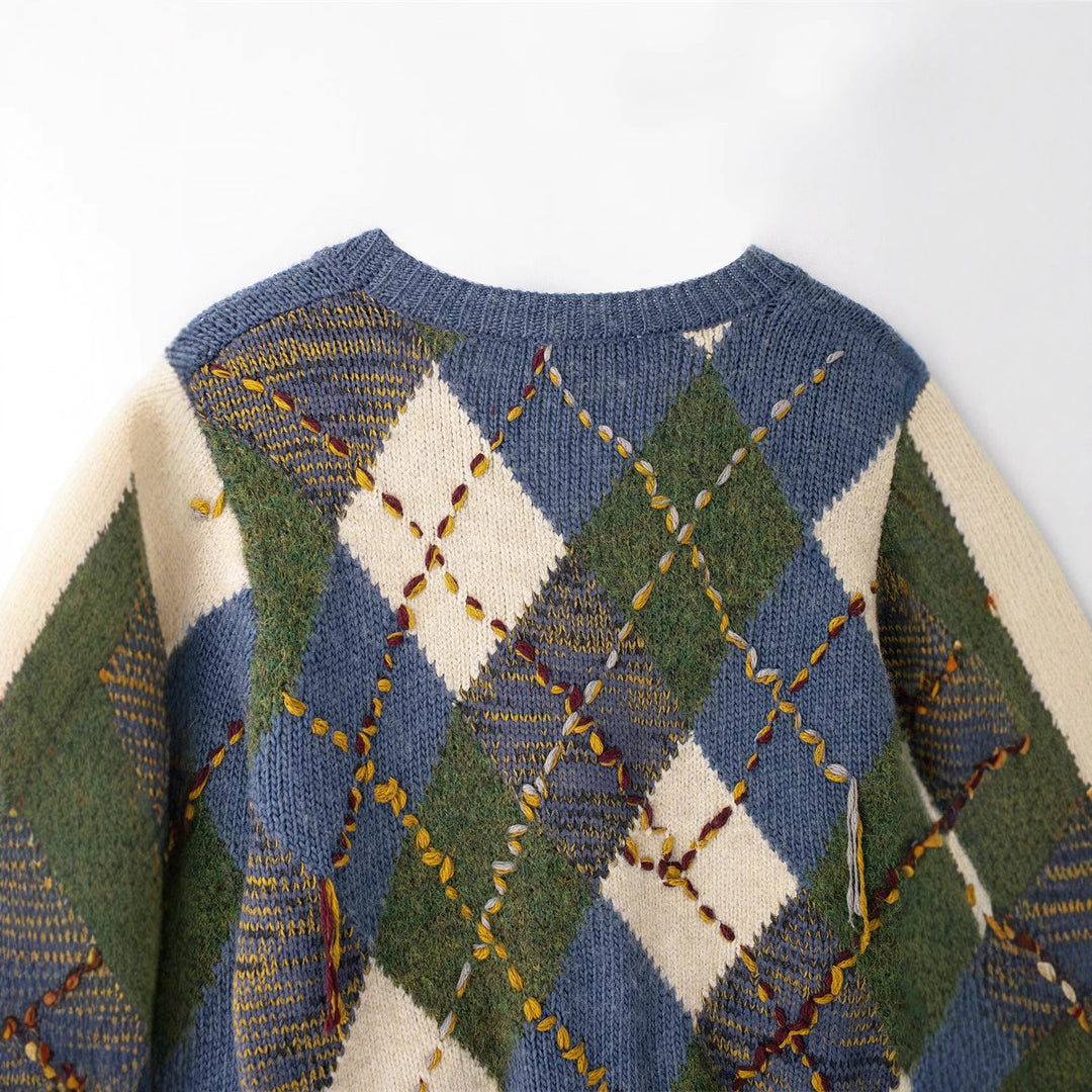 Damer Mode Strickjacka med flätmönster och dekorativ broderi Mirla-Eva Jonsson