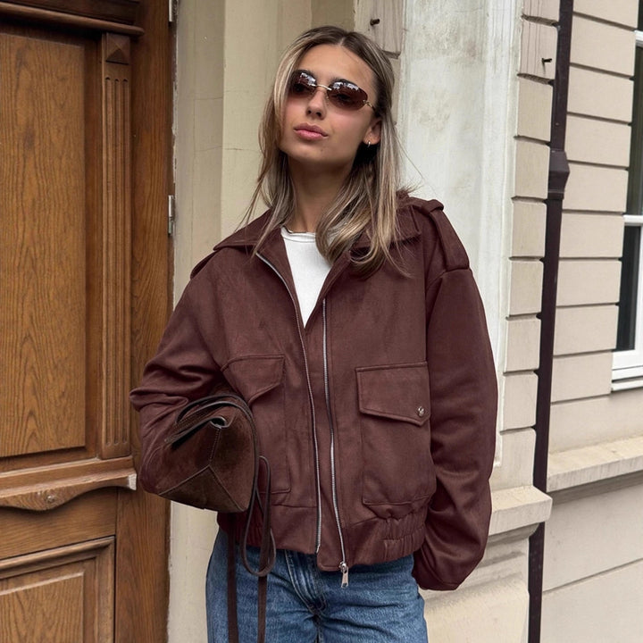 Damer Mode Suede Bomberjacka med praktiska fickor och dragkedja Mirla-Eva Jonsson