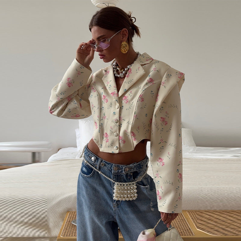 Damer Modekort blus med blommiga mönster och oversize-snitt Mirla-Eva Jonsson