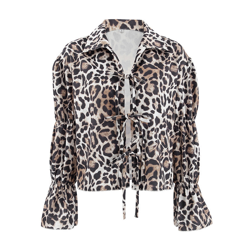Damer Moder blouse med leopardmönster och volangärmar Mirla-Eva Jonsson