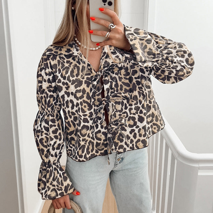 Damer Moder blouse med leopardmönster och volangärmar Mirla-Eva Jonsson