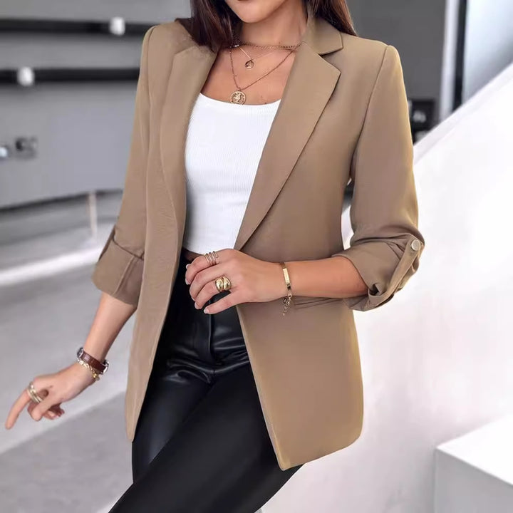 Damer Moderiktig Blazer med Uppvikta Ärmar och Praktiska Fickor Mirla-Eva Jonsson
