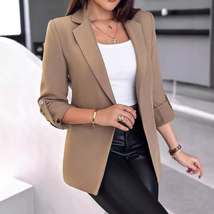 Damer Moderiktig Blazer med avslappnad midjedefinition och stiligt revers Mirla-Eva Jonsson