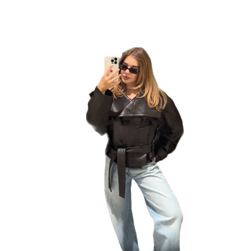 Damer Moderiktig Cropped-Läderjacka med dubbla knappslå och bred krage Mirla-Eva Jonsson