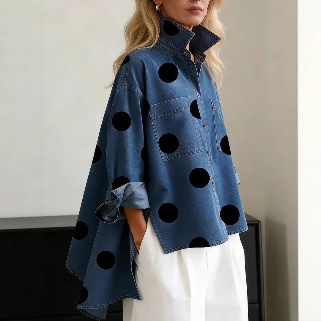 Damer Moderiktig Skjortblus med extravaganta prickar och praktiska fickor Mirla-Eva Jonsson