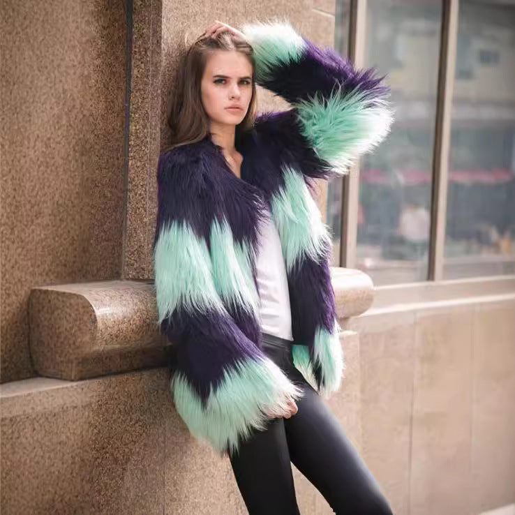 Damer Moderiktig konstpälsblazer med strukturerad design och voluminösa ärmar Mirla-Eva Jonsson