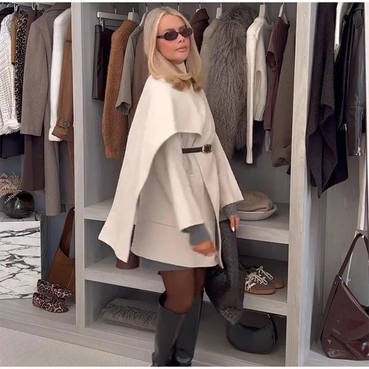 Damer Moderiktiga Ulljacka med asymmetrisk skärning och praktiska fickor Mirla-Eva Jonsson
