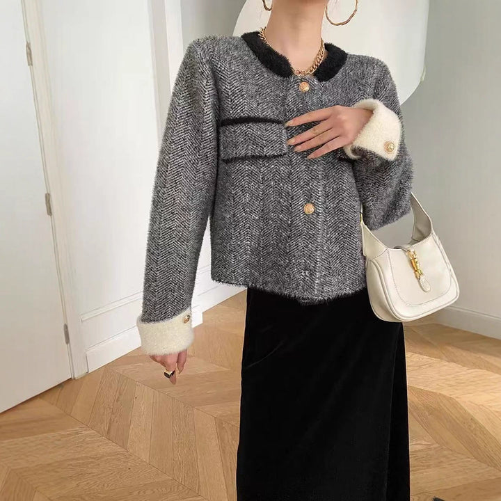 Damer Moderiktiga stickade jacka med struktur och eleganta knapppdetaljer Eva Jonsson-Eva Jonsson