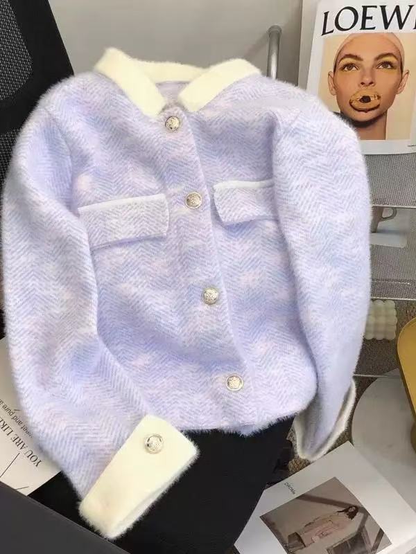 Damer Moderiktiga stickade jacka med struktur och eleganta knapppdetaljer Eva Jonsson-Eva Jonsson