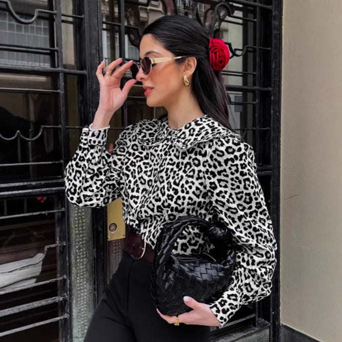 Damer Moderiktigt Blus med Leopardmönster och voluminösa Ärmar Mirla-Eva Jonsson