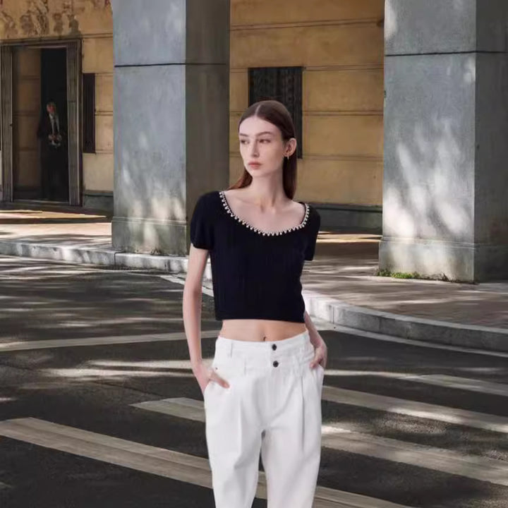 Damer Modernt Crop-Top med elegant Rundhals och dekorativa knapppdetaljer Eva Jonsson-Eva Jonsson