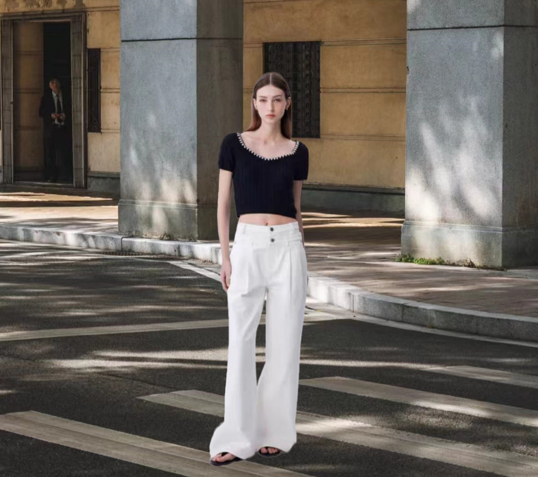 Damer Modernt Crop-Top med elegant Rundhals och dekorativa knapppdetaljer Eva Jonsson-Eva Jonsson
