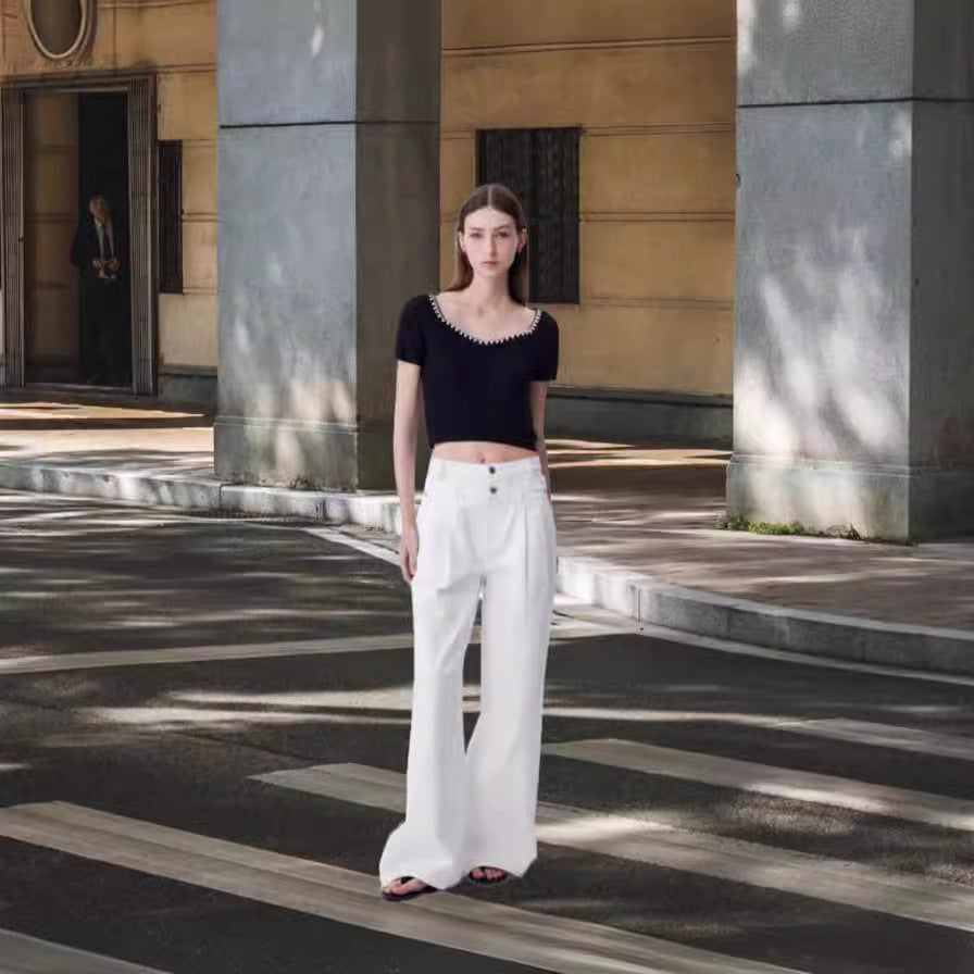Damer Modernt Crop-Top med elegant Rundhals och dekorativa knapppdetaljer Eva Jonsson-Eva Jonsson