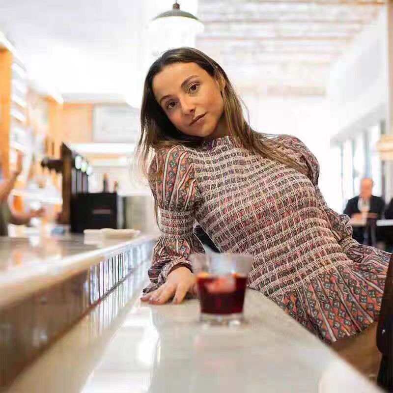Damer Modernt, off-shoulder blusklänning med rynkdetaljer Eva Jonsson-Eva Jonsson