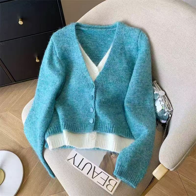Damer Modesh Knittröja med Elegant V-Ringning och Knapppdetaljer Mirla-Eva Jonsson