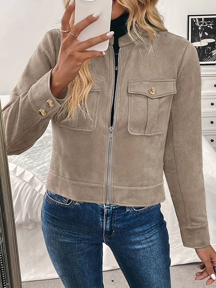 Damer Modetrendig Kort Jacka i mjukt Mockaimitation med praktiska fickor Mirla-Eva Jonsson