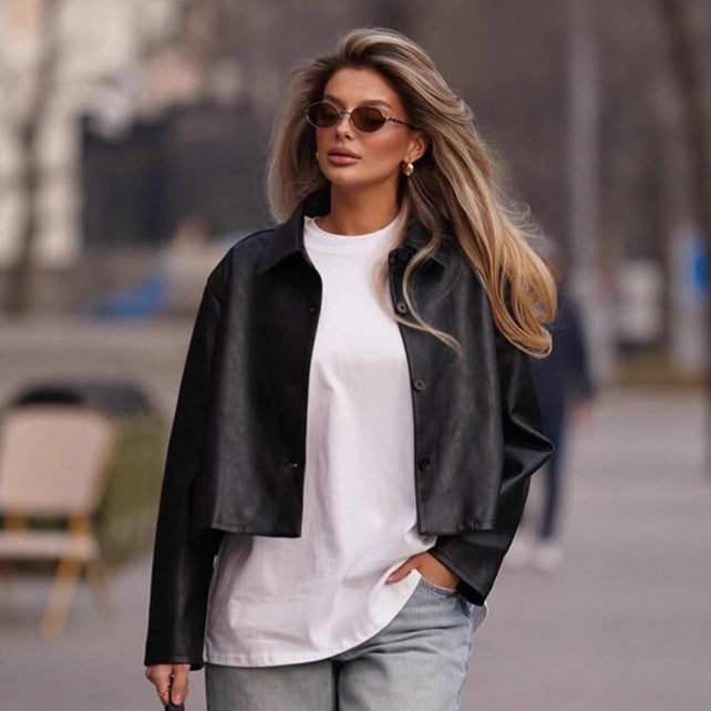 Damer Modett cropped konstläderjacka med stiliga detaljer Eva Jonsson-Eva Jonsson