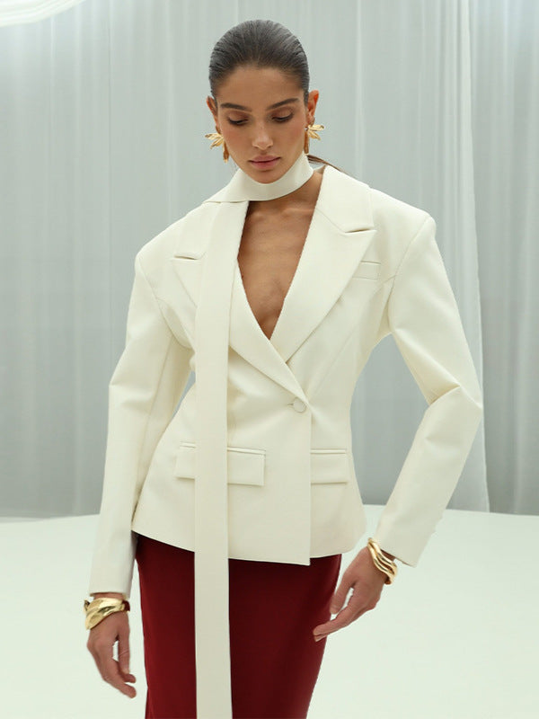 Damer Modig Blazer med elegant sjalkrage och figursydd design Mirla-Eva Jonsson