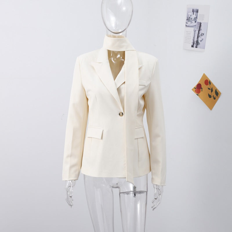 Damer Modig Blazer med elegant sjalkrage och figursydd design Mirla-Eva Jonsson