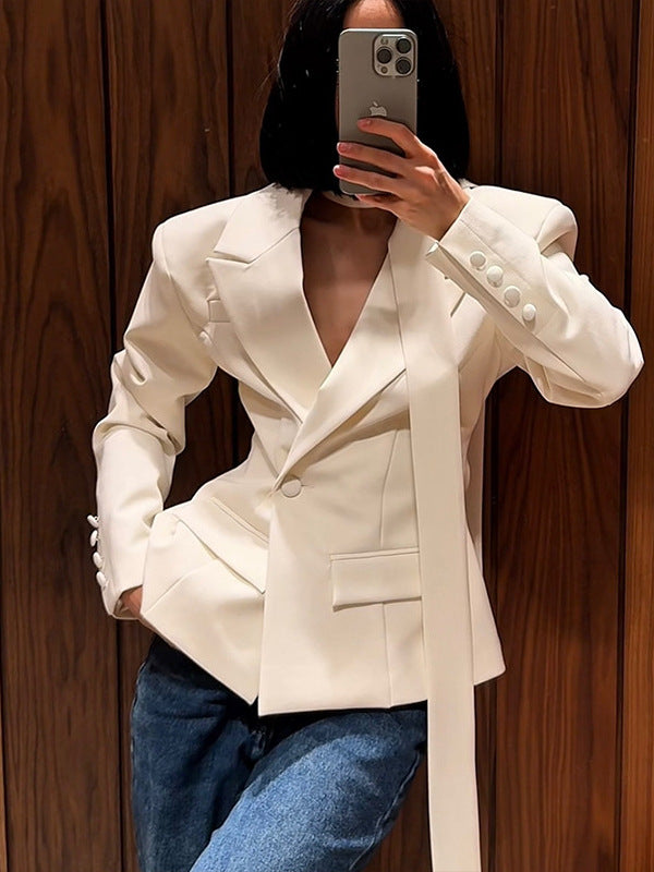 Damer Modig Blazer med elegant sjalkrage och figursydd design Mirla-Eva Jonsson