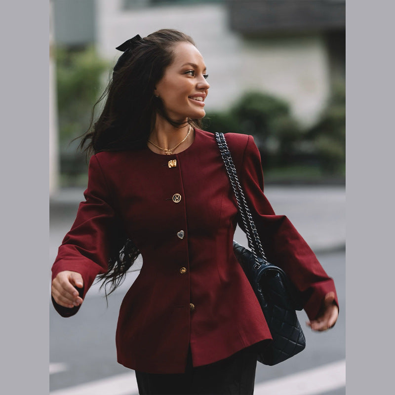 Damer Modig Blazer med figursydd klipp och eleganta knappdetaljer Mirla-Eva Jonsson