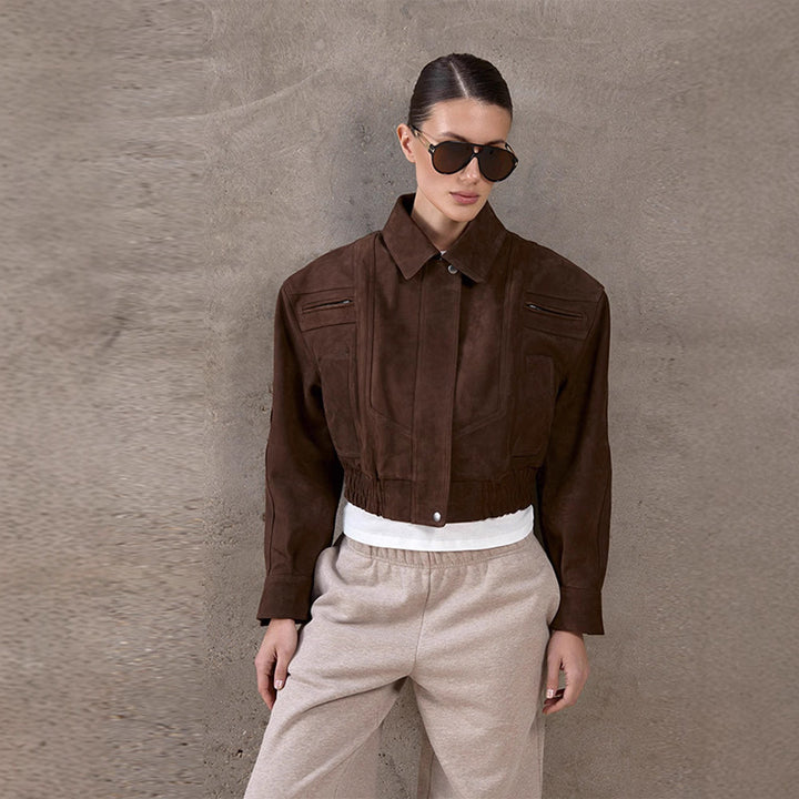 Damer Modisch Mocka Jacka i cropped stil med praktiska fickor Mirla-Eva Jonsson