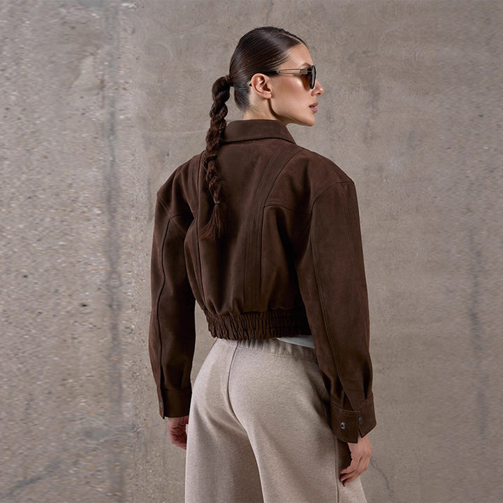 Damer Modisch Mocka Jacka i cropped stil med praktiska fickor Mirla-Eva Jonsson