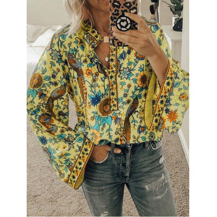 Damer Modische Blus med färgglad blommönster och högkvalitativa detaljer Mirla-Eva Jonsson