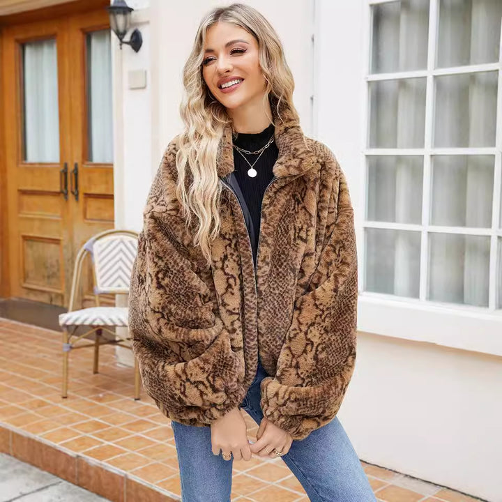 Damer Mysig Konstpälskappa i ormskinslook Mirla-Eva Jonsson