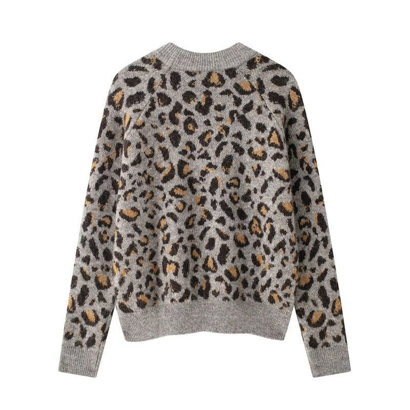 Damer Mysig Stickad Tröja med Modernt Leopardmönster Mirla-Eva Jonsson