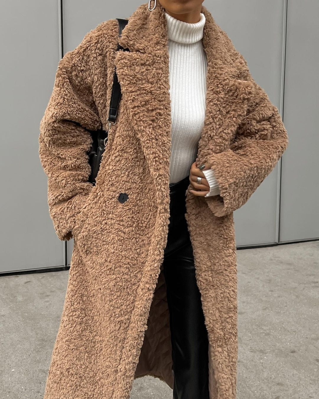 Damer Mysig Teddyjacka i elegant Oversize-design Mirla-Eva Jonsson