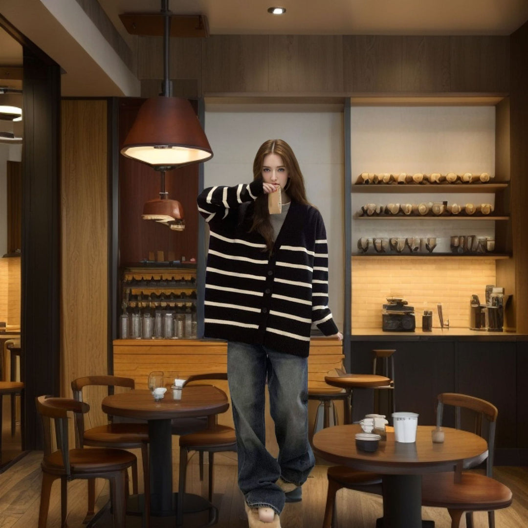 Damer Mysig kofta med moderiktig randdesign Mirla-Eva Jonsson