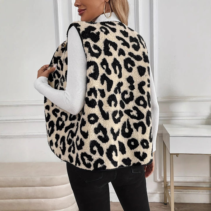 Damer Mysig pälsväst med leopardmönster Mirla-Eva Jonsson