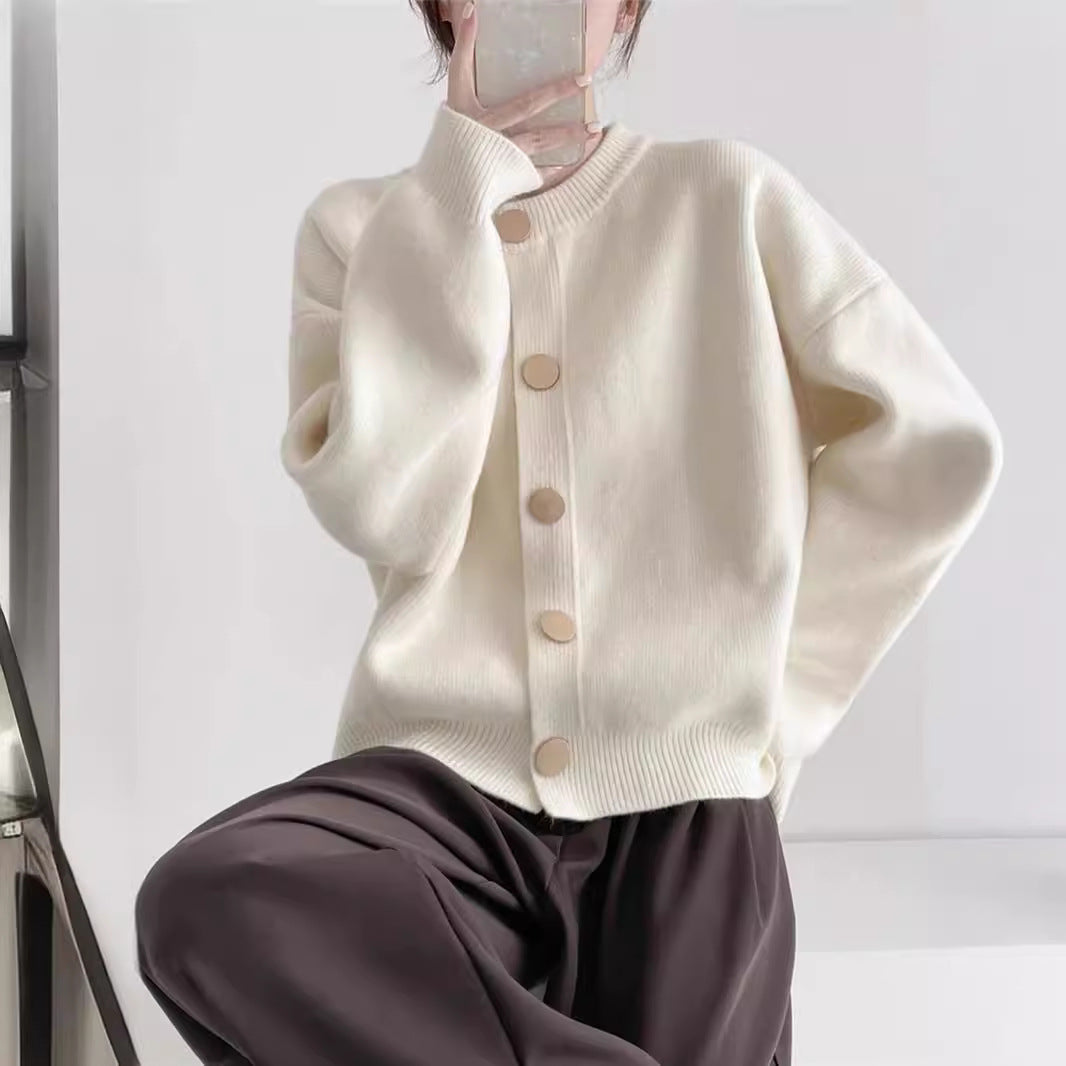 Damer Mysig stickad cardigan med knapppdetail Eva Jonsson-Eva Jonsson
