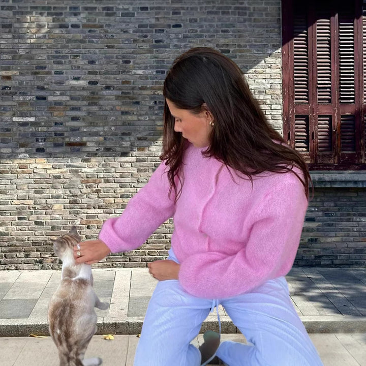 Damer Mysig stickad jacka med oversized passform och knapppdetaljer Mirla-Eva Jonsson