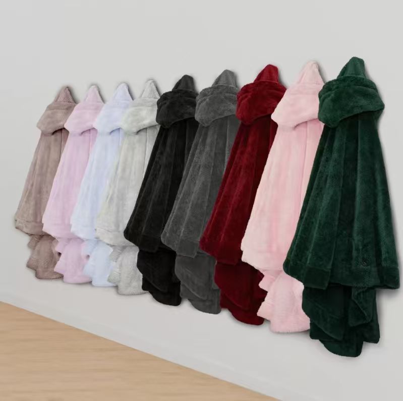 Damer Mysigt Fleece-Poncho med Huva och Praktiska Fickor Mirla-Eva Jonsson