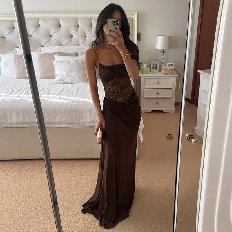 Damer Off-Shoulder Aftonklänning med raffinerade spetsapplikationer och flödande material Mirla-Eva Jonsson