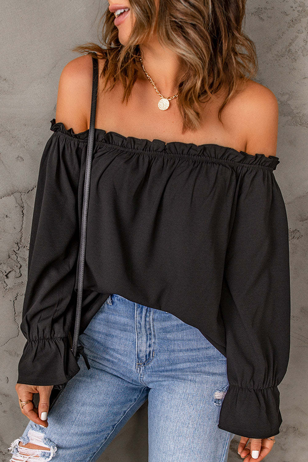Damer Off-Shoulder Blus med Rynkdetaljer och Elastiska Ärmar Mirla-Eva Jonsson