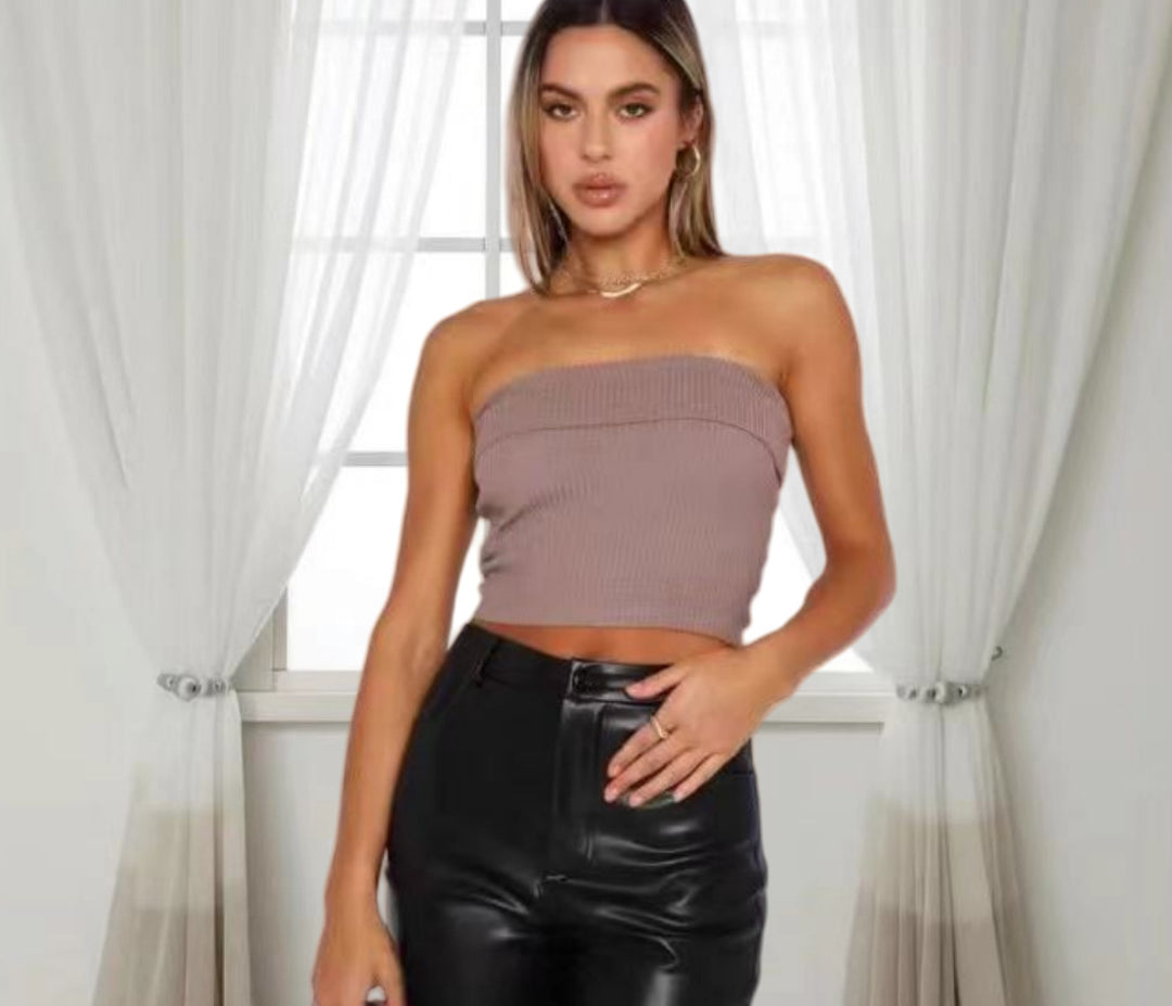 Damer Off-Shoulder Cropped Top med strukturerad ribbdesign Mirla-Eva Jonsson