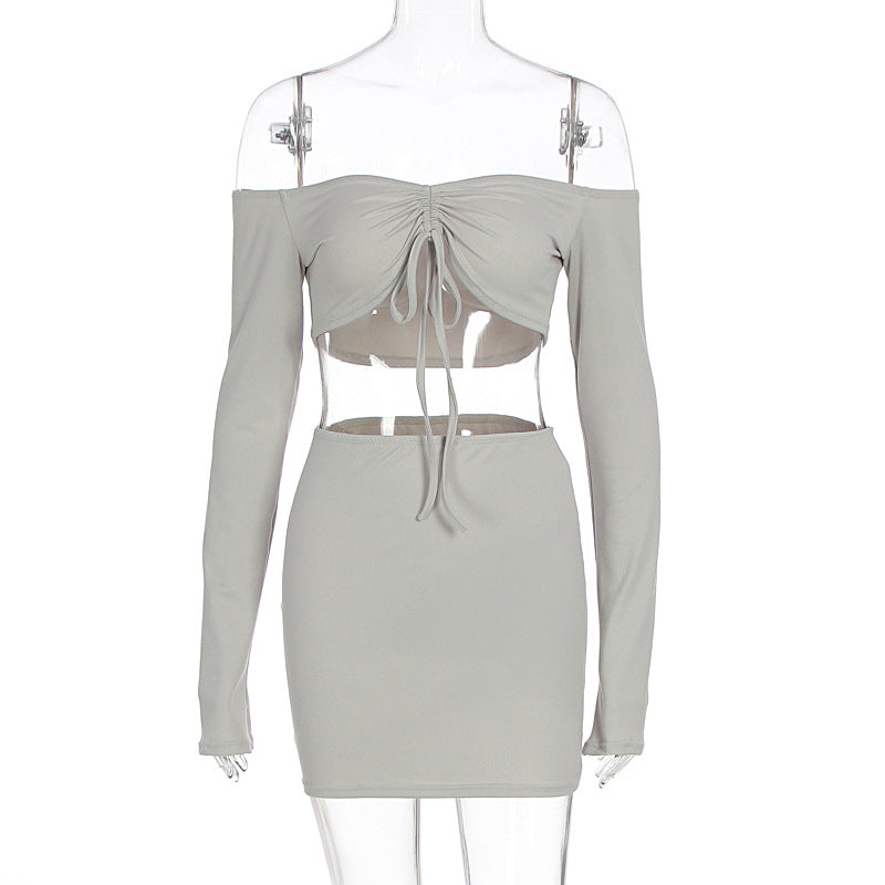 Damer Off-Shoulder Mini-Klänning med oavsiktliga cut-outs och rynkning Mirla-Eva Jonsson