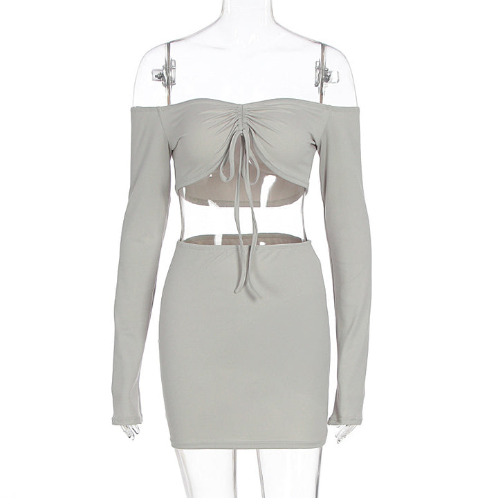 Damer Off-Shoulder Mini-Klänning med oavsiktliga cut-outs och rynkning Mirla-Eva Jonsson