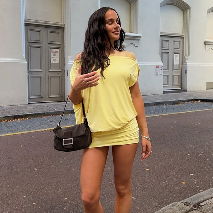 Damer Off-Shoulder Miniklänning med flödande design Mirla-Eva Jonsson