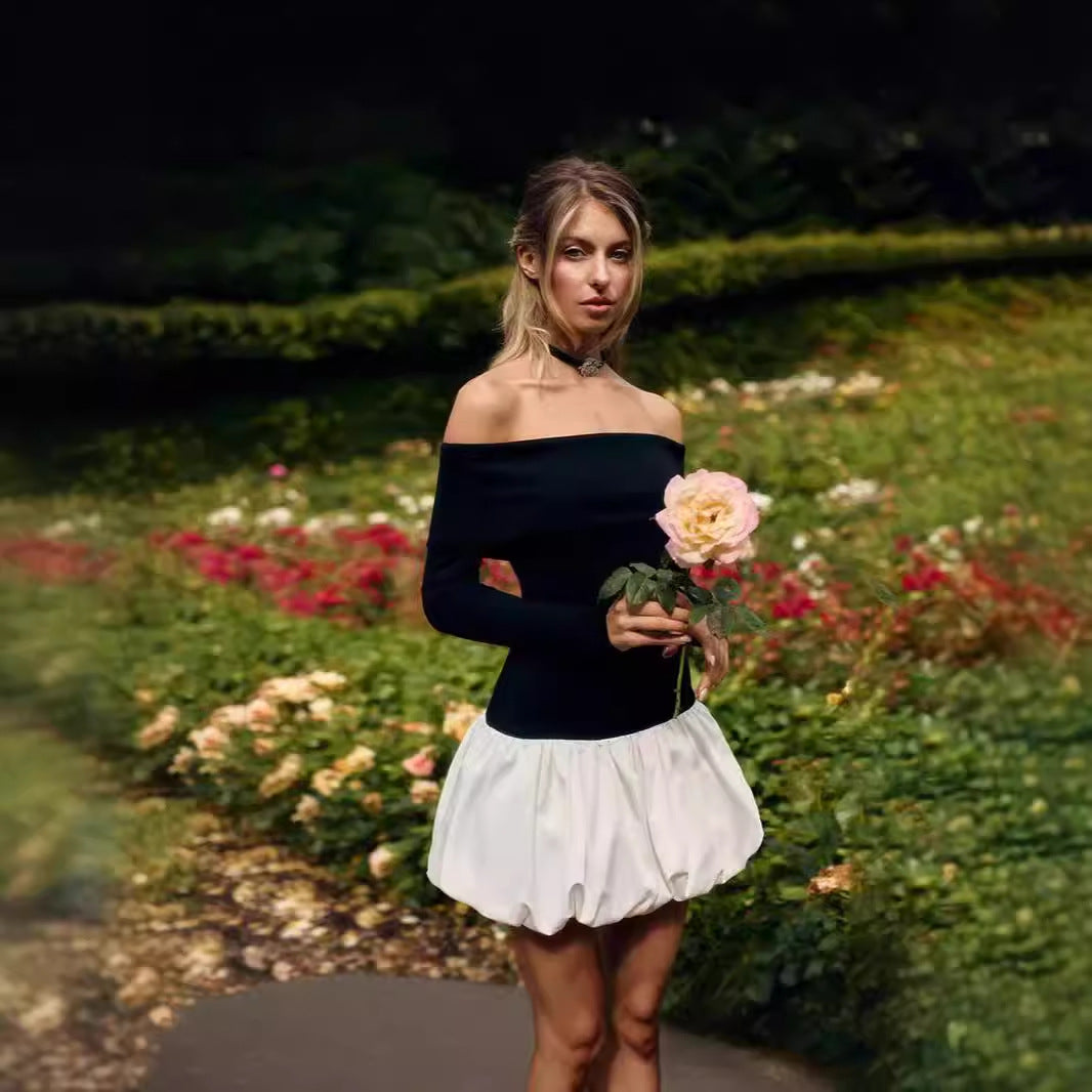 Damer Off-Shoulder Miniklänning med långa ärmar och elegant volangkant Mirla-Eva Jonsson