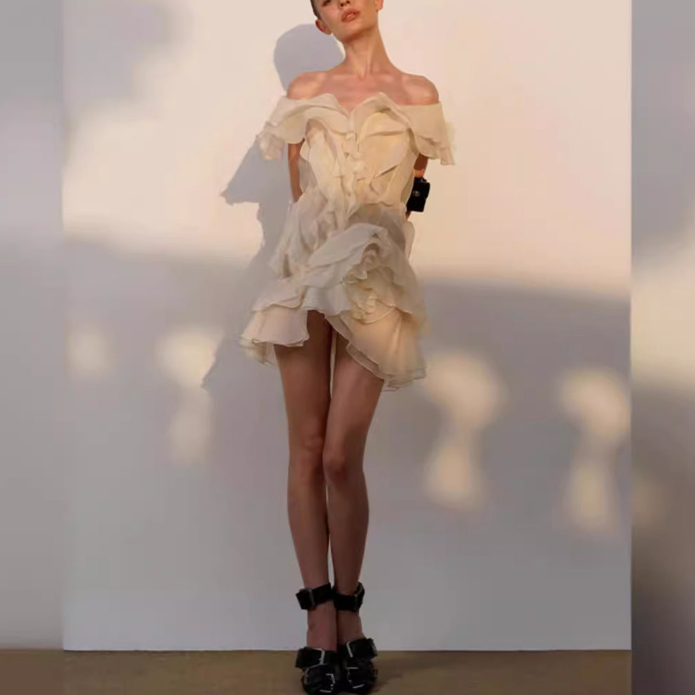 Damer Off-Shoulder Miniklänning med voluminösa volanger Mirla-Eva Jonsson