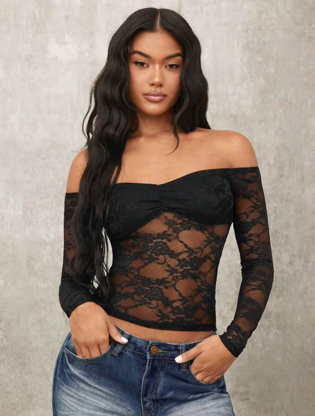 Damer Off-Shoulder Spetsöverdel med långa ärmar och romantiska detaljer Mirla-Eva Jonsson