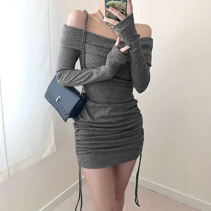 Damer Offshoulder-Långärmad tröja med rynkning och snörningsdetaljer Mirla-Eva Jonsson